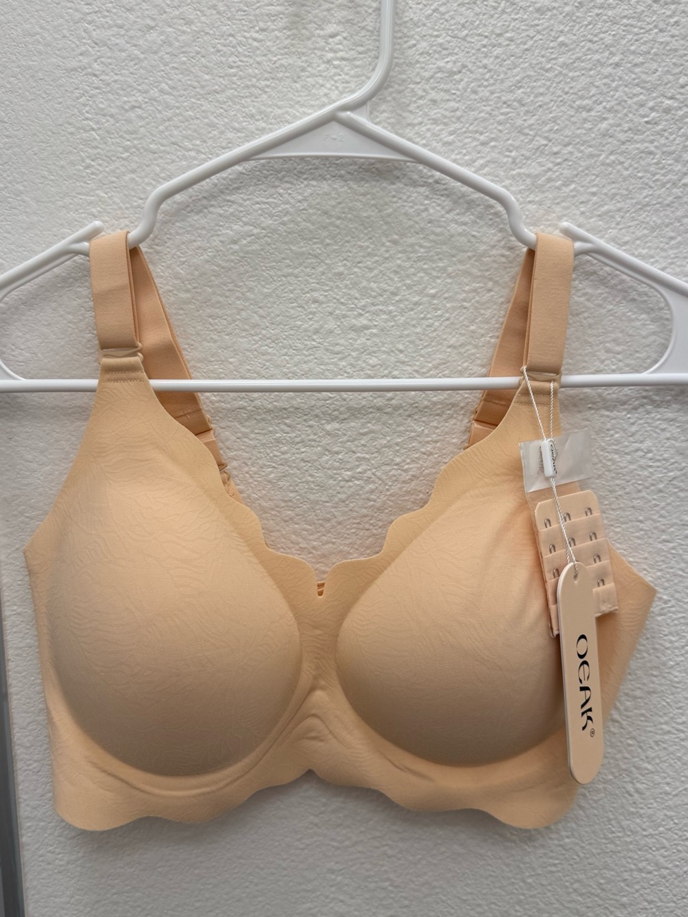 4/$40 OEAK Scalloped Seamless Full Coverage Convertible Bra